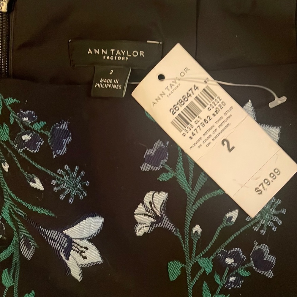 Ann Taylor floral embroidery pencil skirt NWT